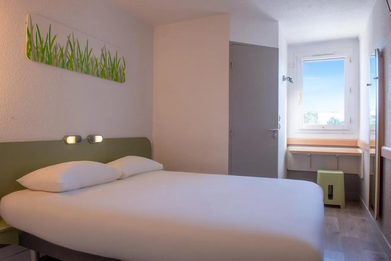 ibis budget Marseille Aeroport Provence Vitrolles  2*, Vitrolles (Bouches-du-Rhone) France